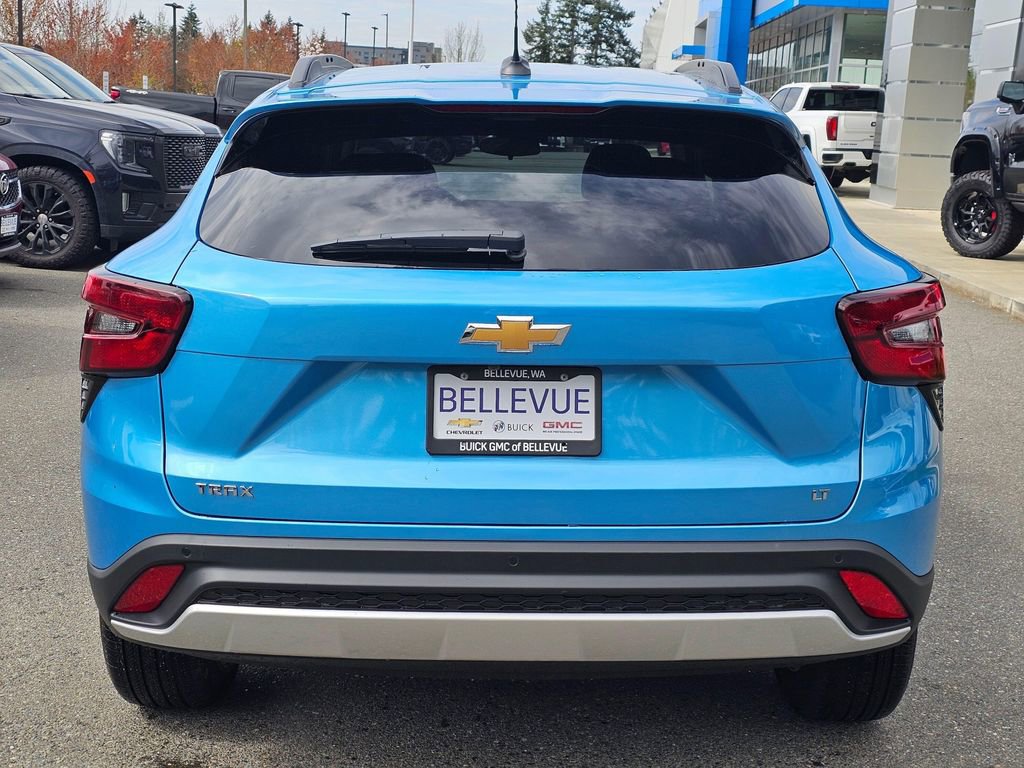 Used 2026 Chevrolet Trax LT w/ Driver Confidence Package FWD image 4
