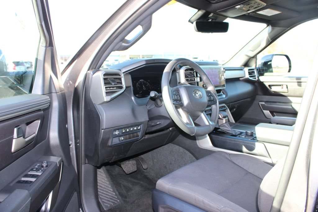 Used 2025 Toyota Sequoia SR5 AWD/4WD image 23