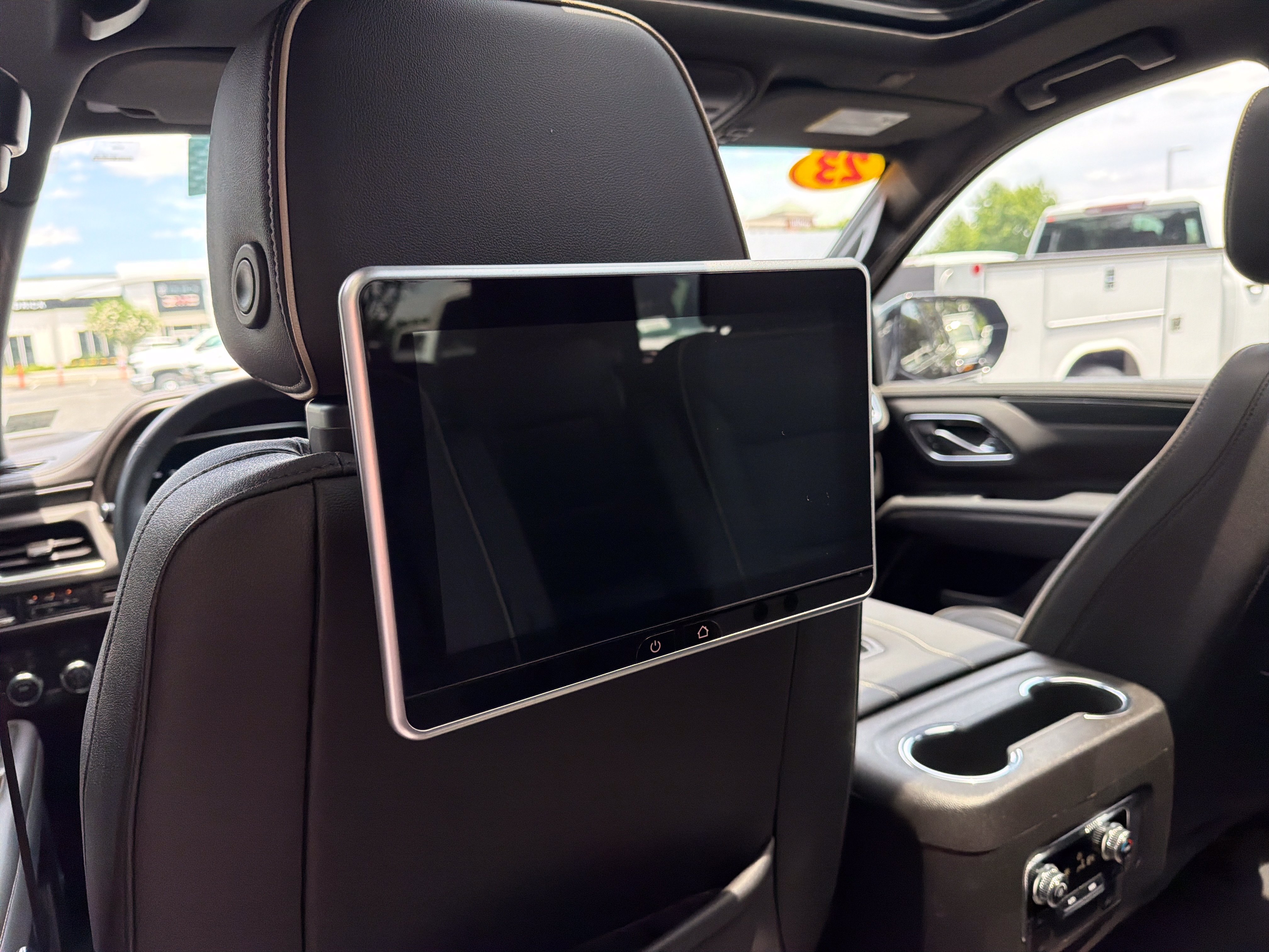 Used 2023 GMC Yukon SLT w/ SLT Luxury Package AWD/4WD image 29