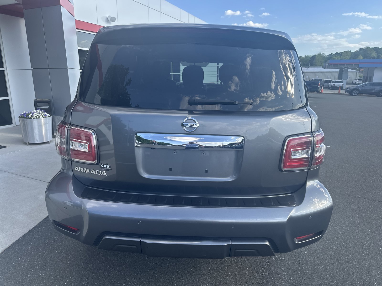 Used 2020 Nissan Armada SV w/ Driver Package RWD image 7