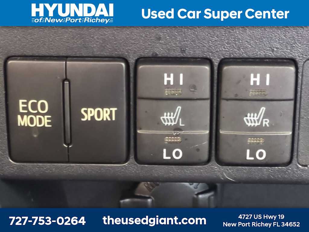 Used 2016 Toyota RAV4 Limited FWD image 26