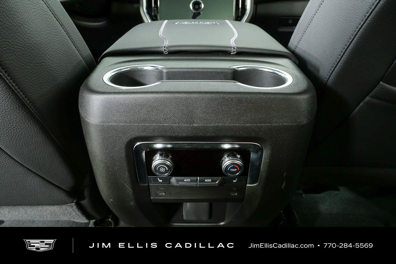Used 2025 GMC Yukon XL Denali w/ Sun & Power Step Package AWD/4WD image 18