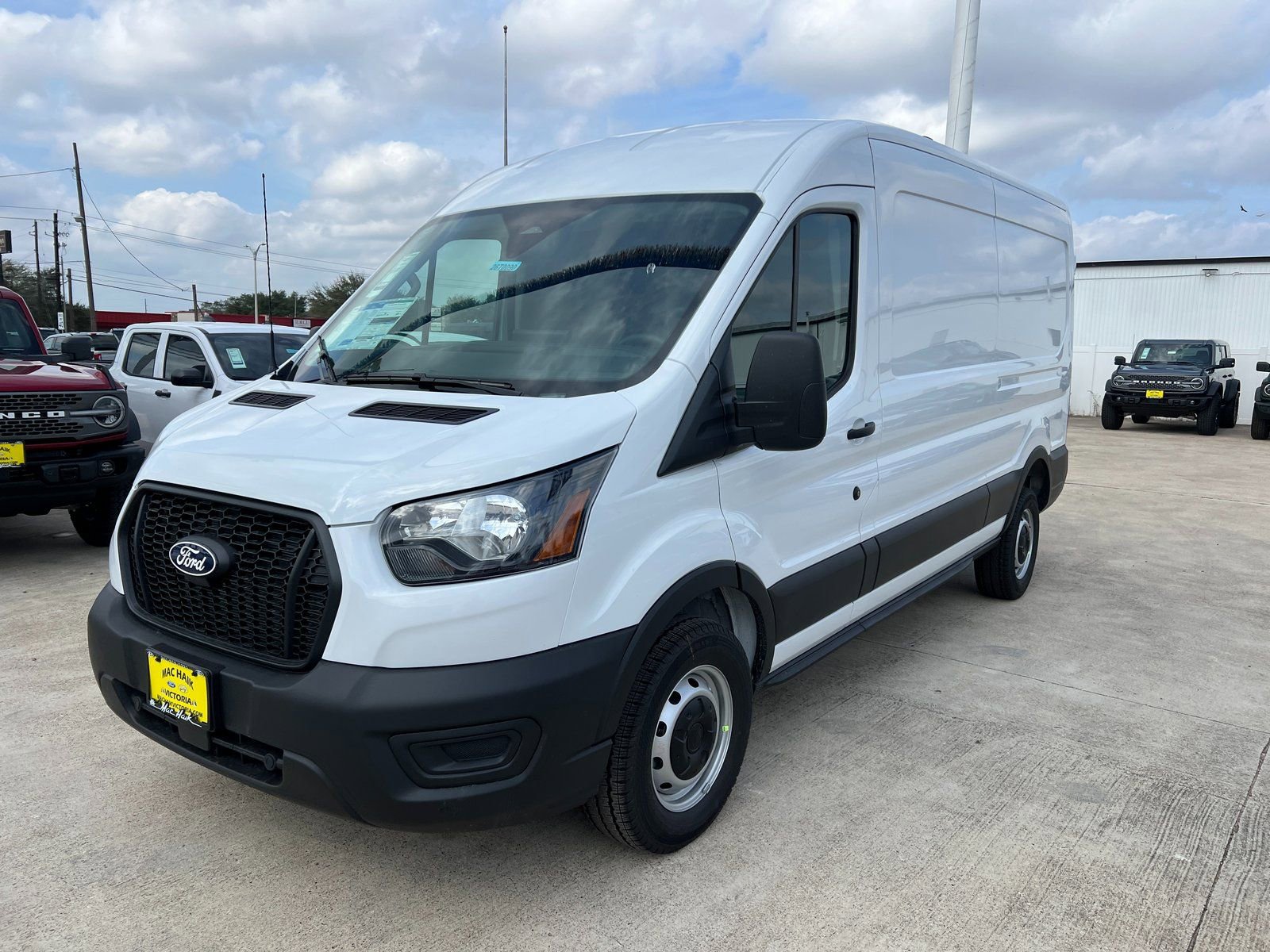 New 2026 Ford Transit 250 148 Medium Roof w/ Load Area Protection Package RWD image 7