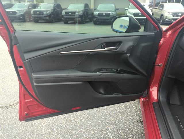 Used 2025 Toyota Camry LE FWD image 17