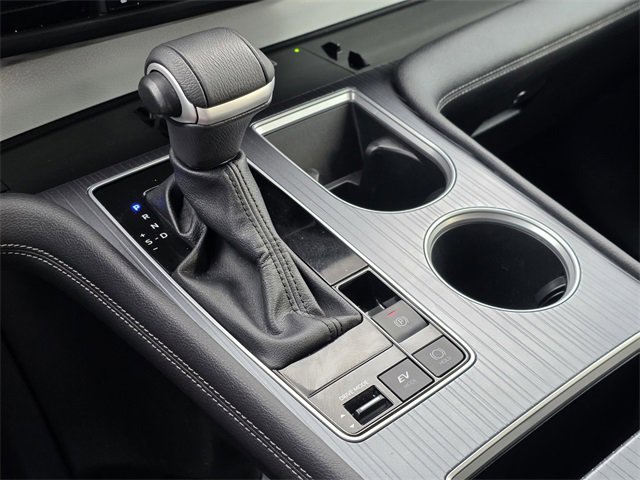Used 2025 Toyota Sienna XLE image 16