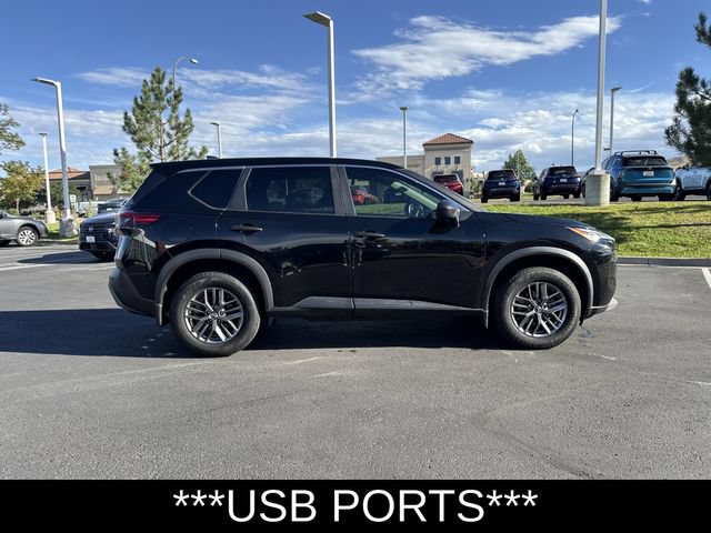 Used 2023 Nissan Rogue S AWD/4WD image 3