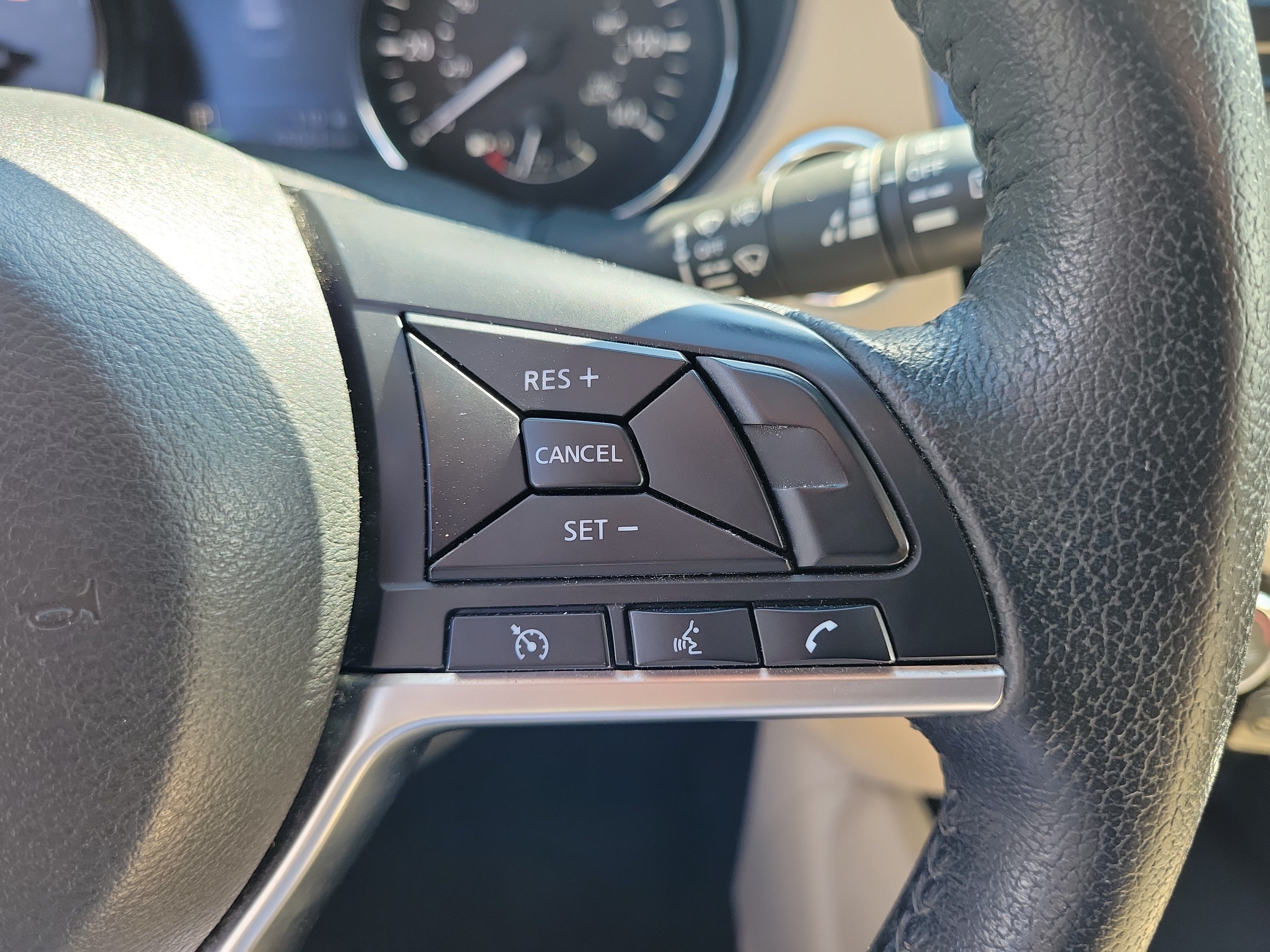 Certified 2020 Nissan Rogue SV FWD image 20