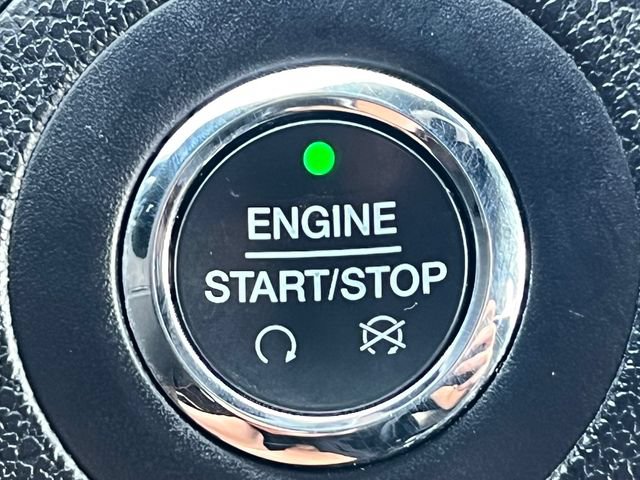Used 2018 Ford Explorer XLT w/ Equipment Group 202A AWD/4WD image 31