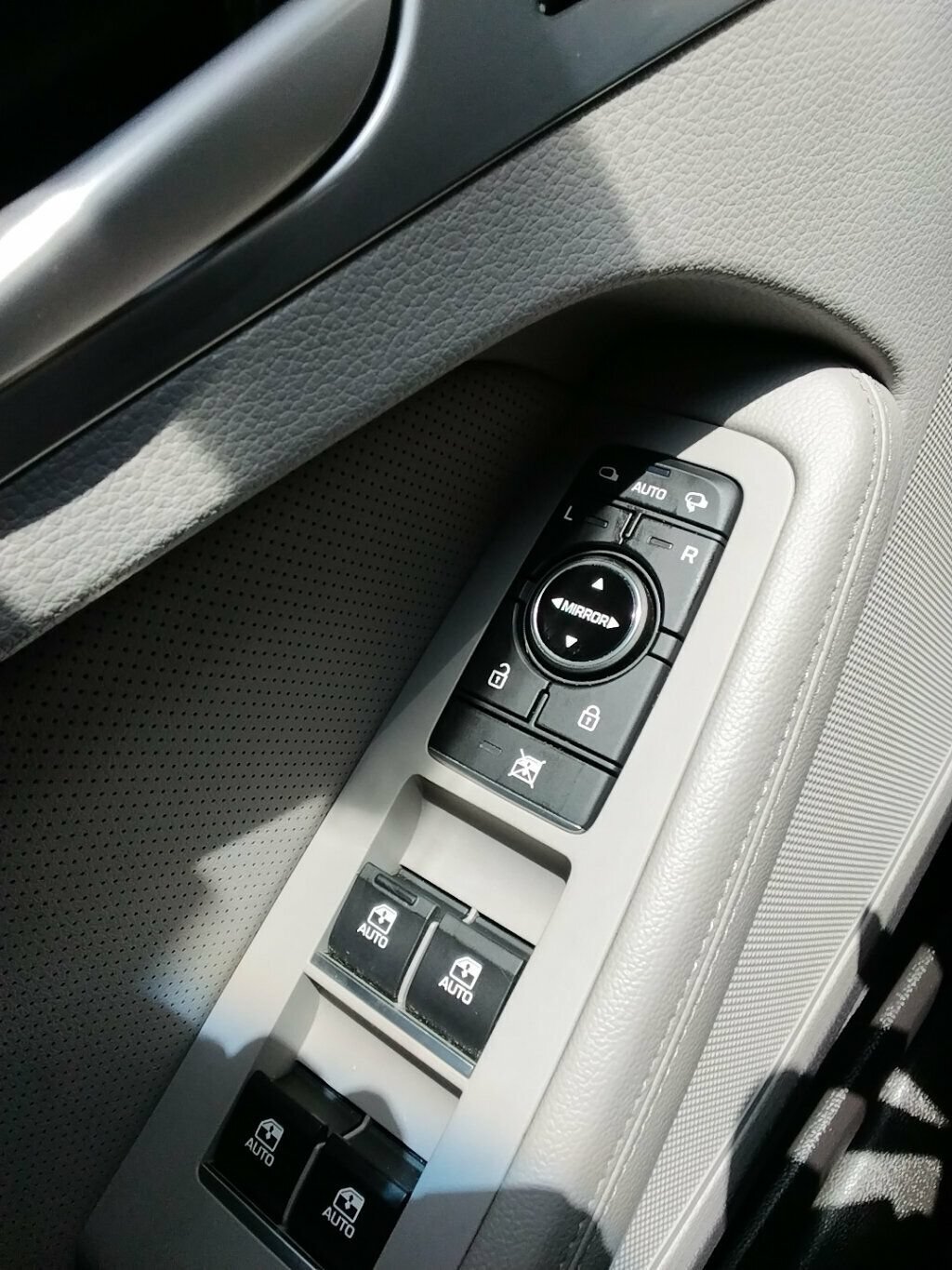 Used 2019 Genesis G80 3.8 AWD/4WD image 30