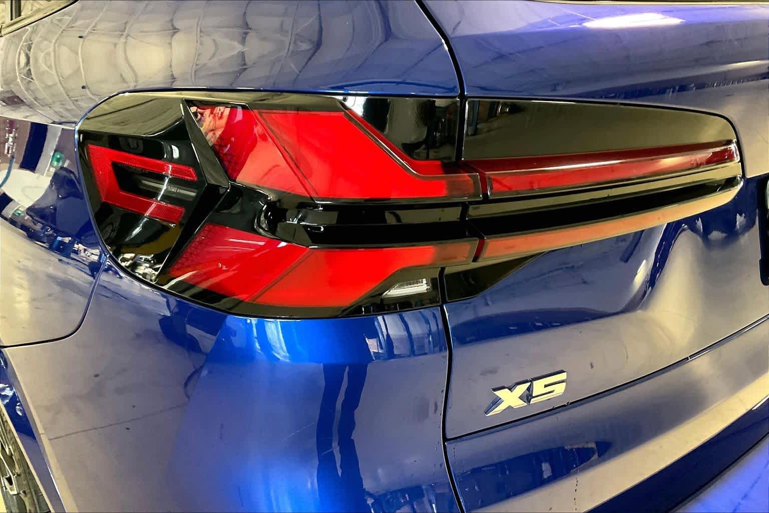 Used 2025 BMW X5 M60i AWD/4WD image 26