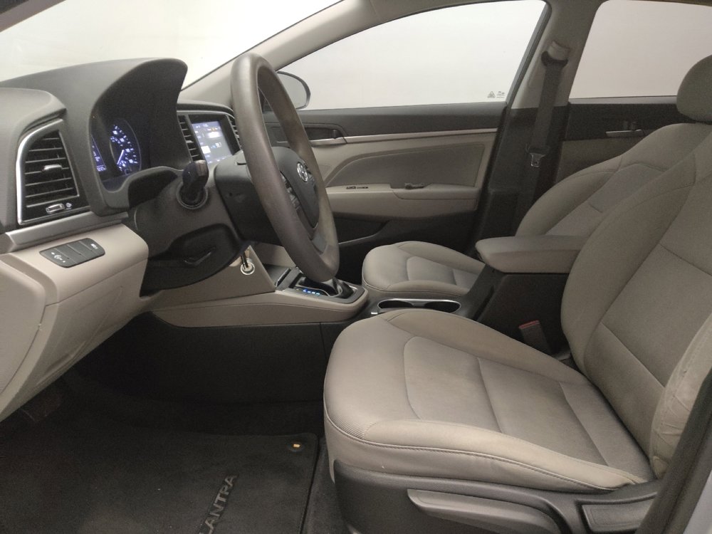 Used 2017 Hyundai Elantra SE image 17