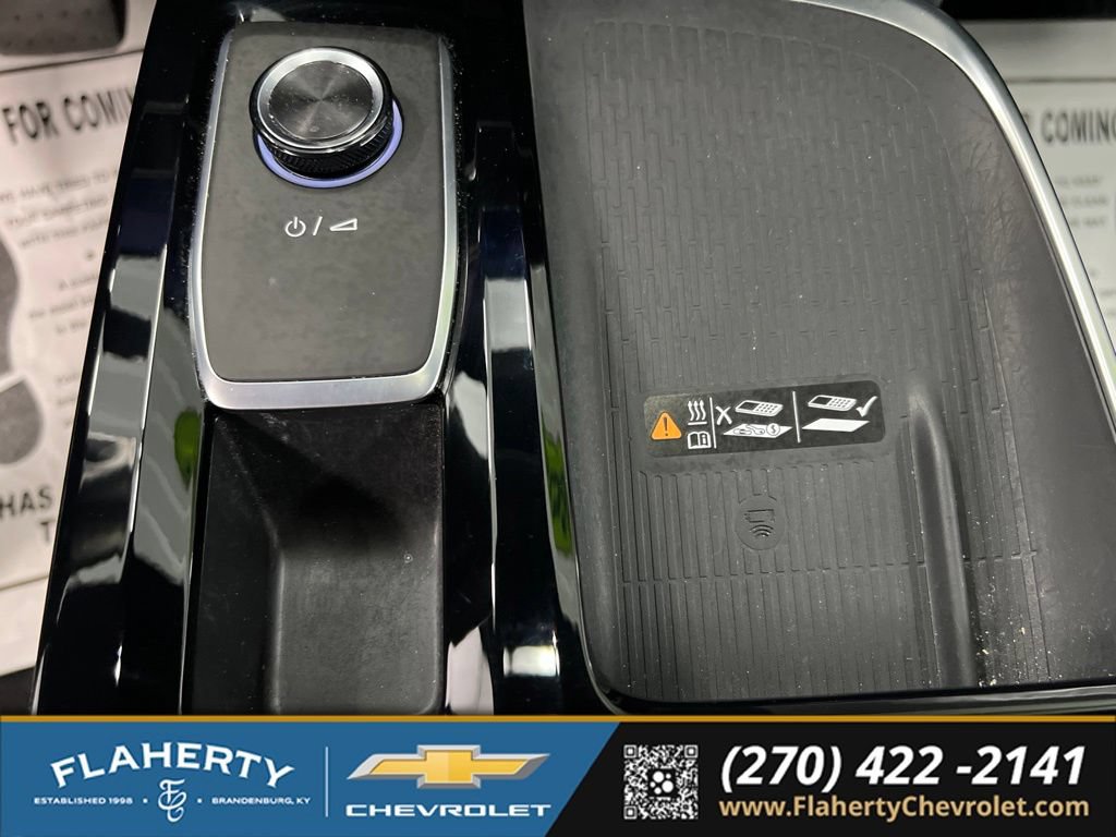 Used 2025 Buick Enclave Preferred w/ Power Package FWD image 31