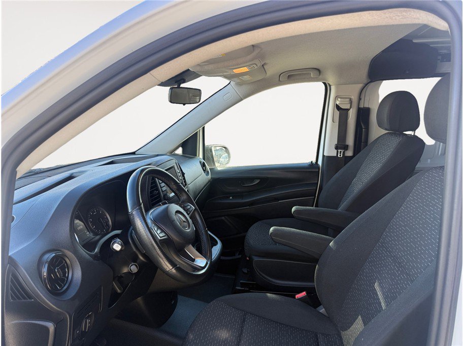 Used 2023 Mercedes-Benz Metris image 9