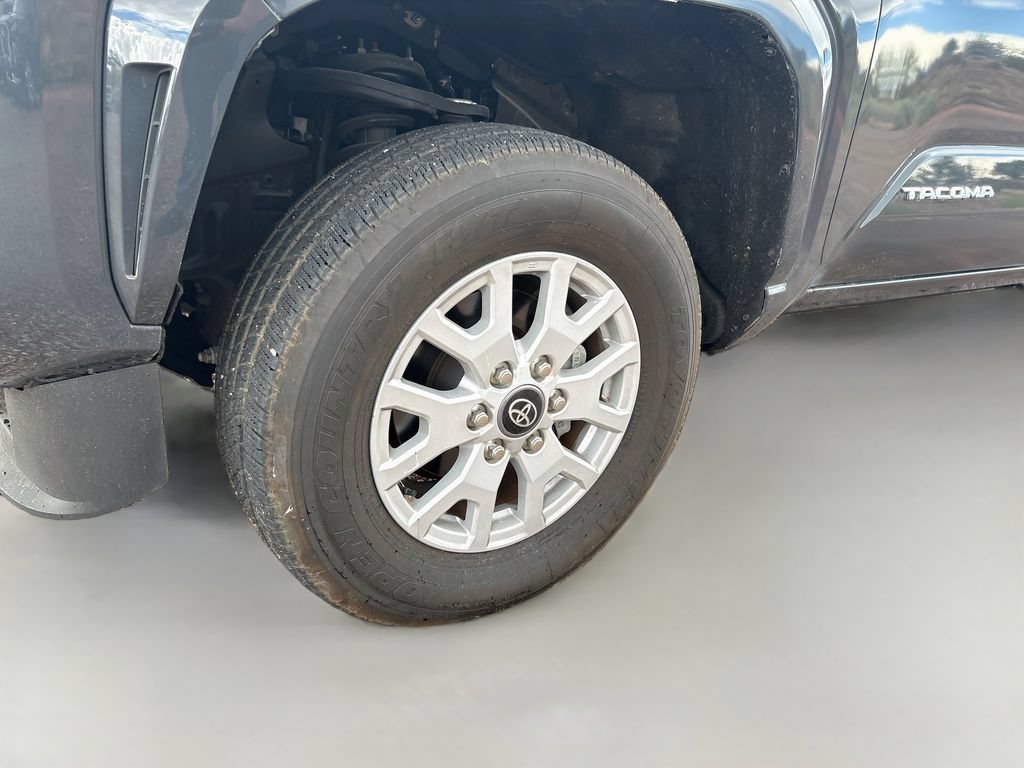 Used 2024 Toyota Tacoma SR5 AWD/4WD image 28