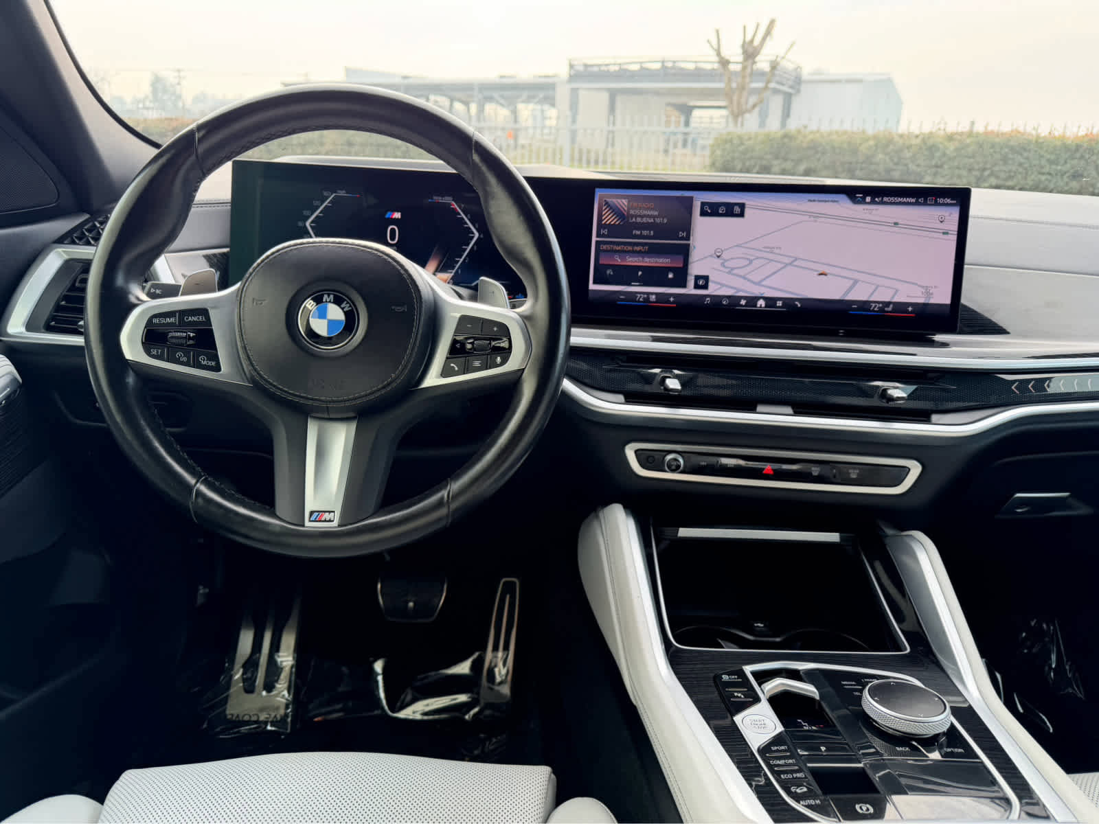 Used 2024 BMW X6 xDrive40i w/ Parking Assistance Package image 17