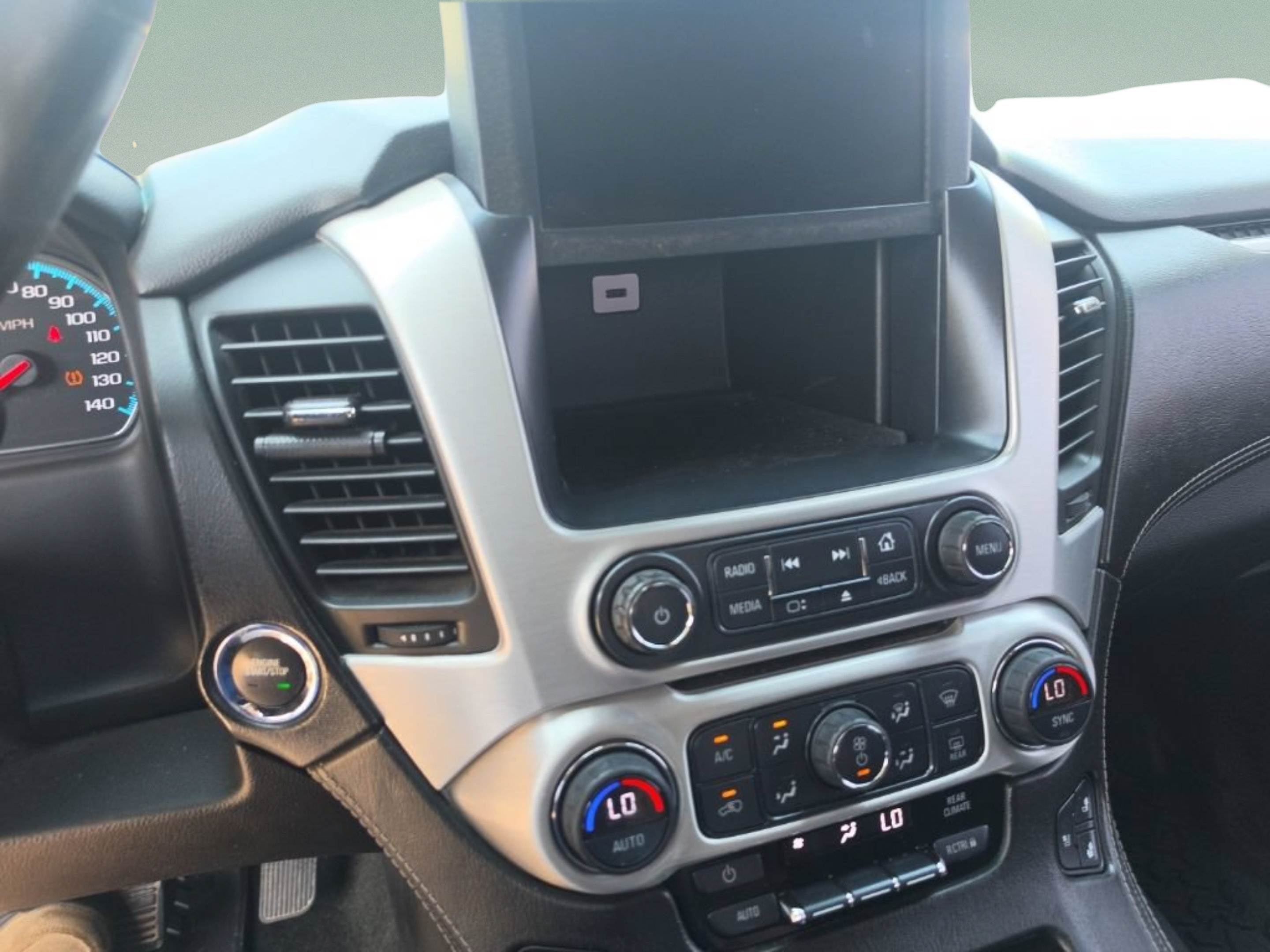 Used 2017 GMC Yukon SLT w/ Open Road Package RWD image 28