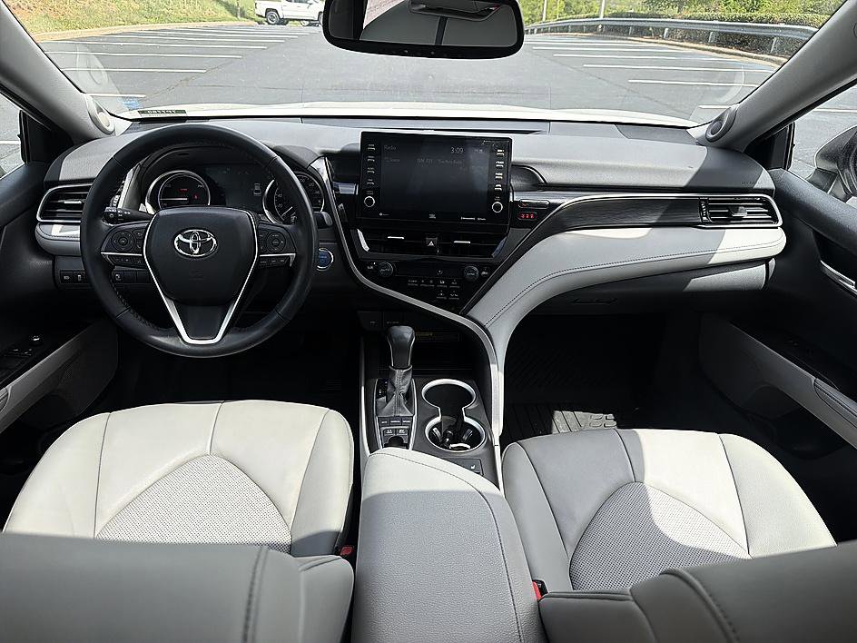 Used 2021 Toyota Camry XLE w/ Navigation Upgrade Package FWD image 19