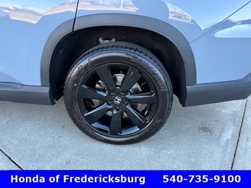 Certified 2025 Honda Pilot Black Edition image 3