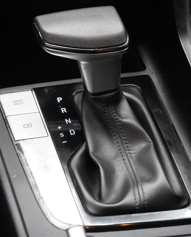 Used 2022 Hyundai Elantra SEL FWD image 16