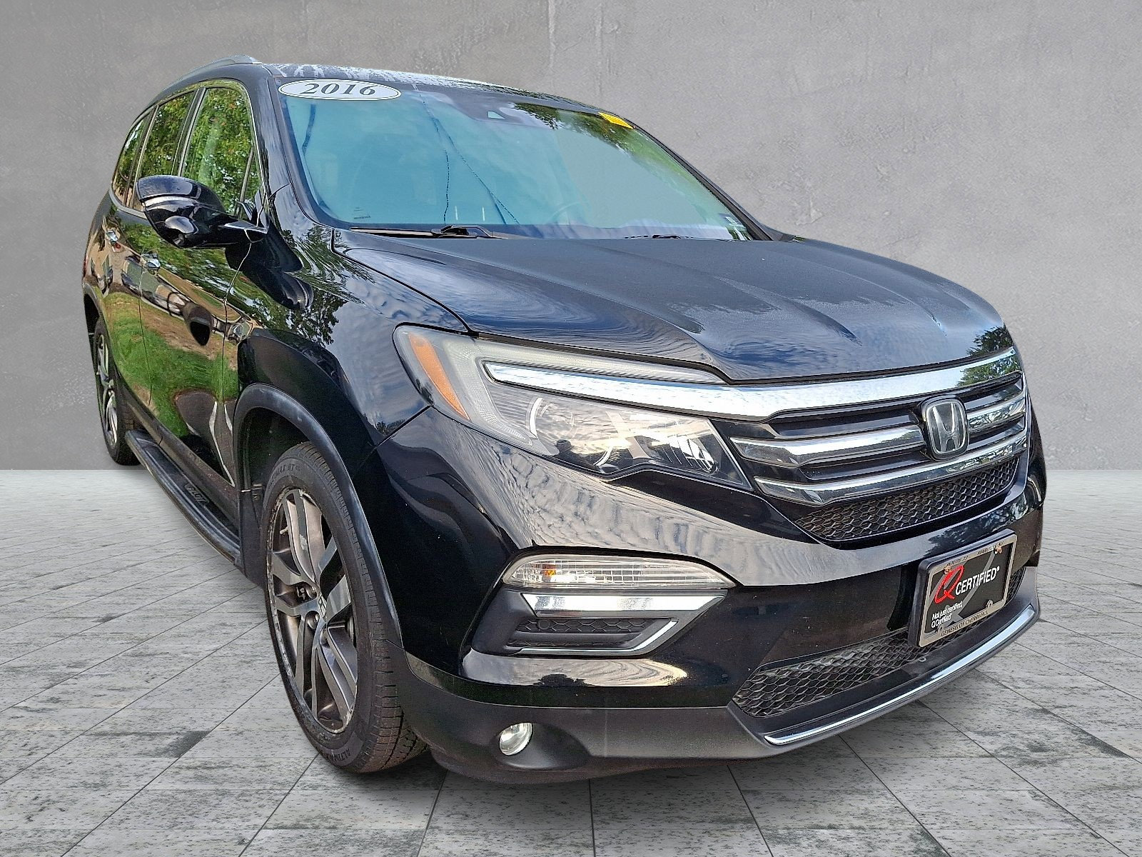 Used 2016 Honda Pilot Touring image 1