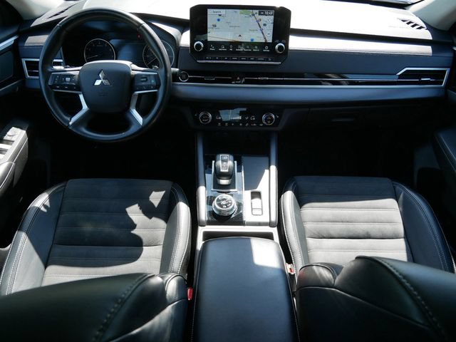 Used 2024 Mitsubishi Outlander SE AWD/4WD image 13