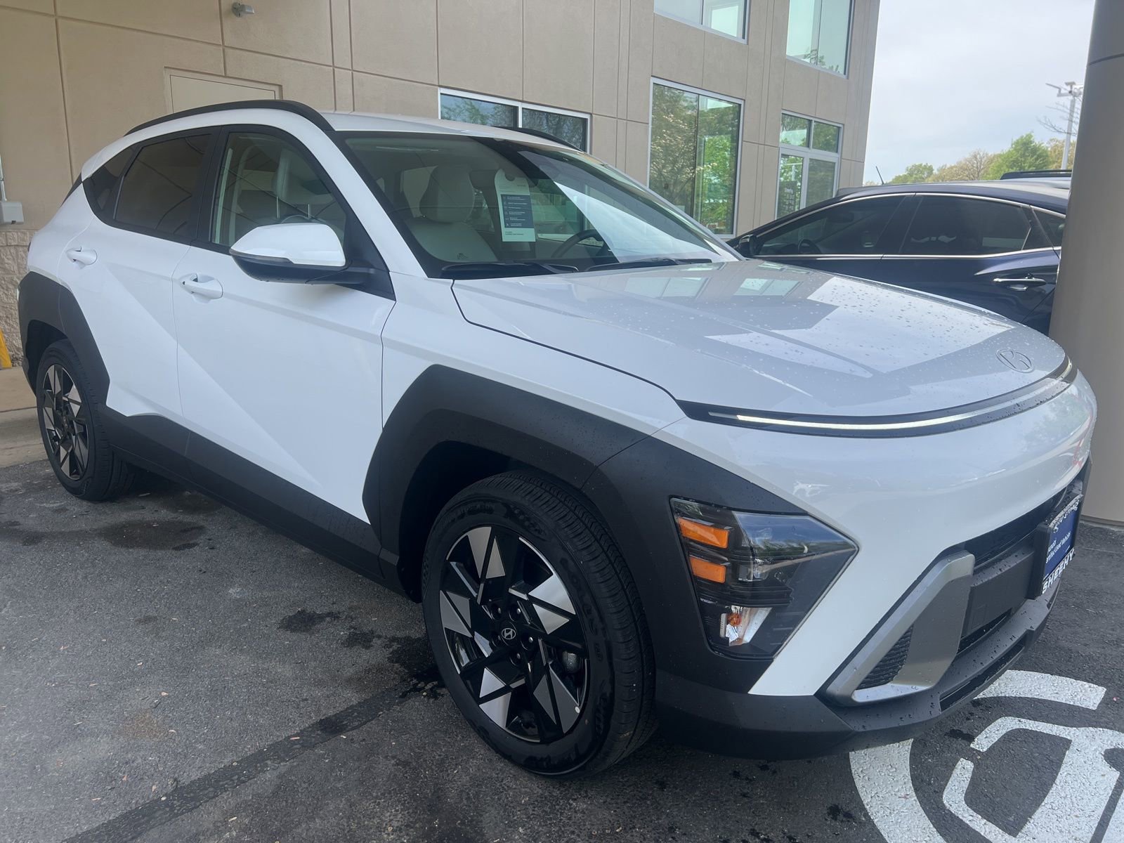 Certified 2025 Hyundai Kona SEL FWD image 1