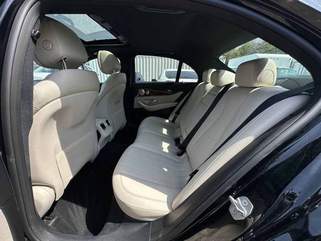 Used 2017 Mercedes-Benz E 300 4MATIC image 23