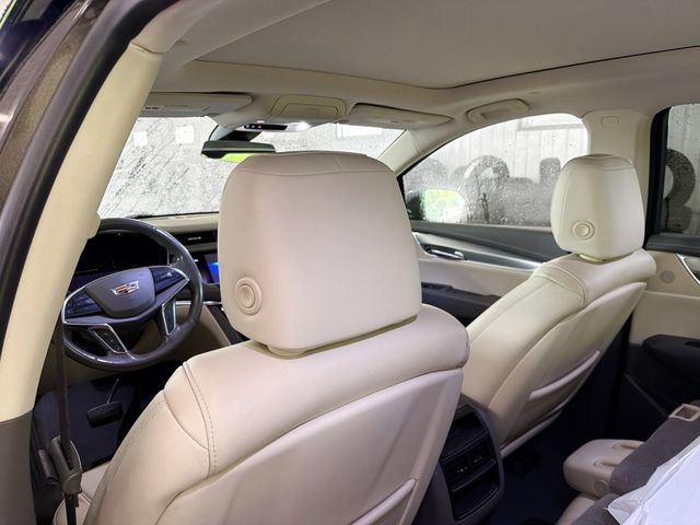 Used 2019 Cadillac XT5 Luxury w/ Trailering Package AWD/4WD image 9