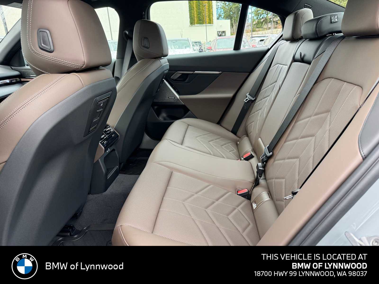 New 2026 BMW i5 eDrive40 w/ M Sport Package AWD/4WD image 17