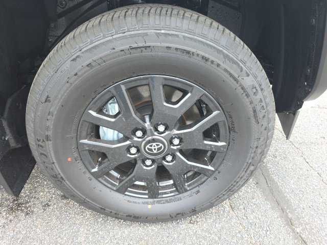 New 2026 Toyota 4Runner SR5 AWD/4WD image 13