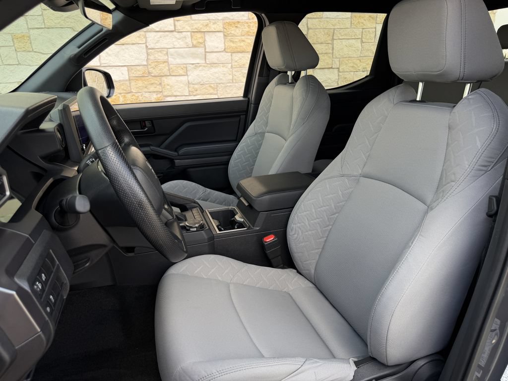 Used 2025 Toyota Tacoma SR5 AWD/4WD image 26