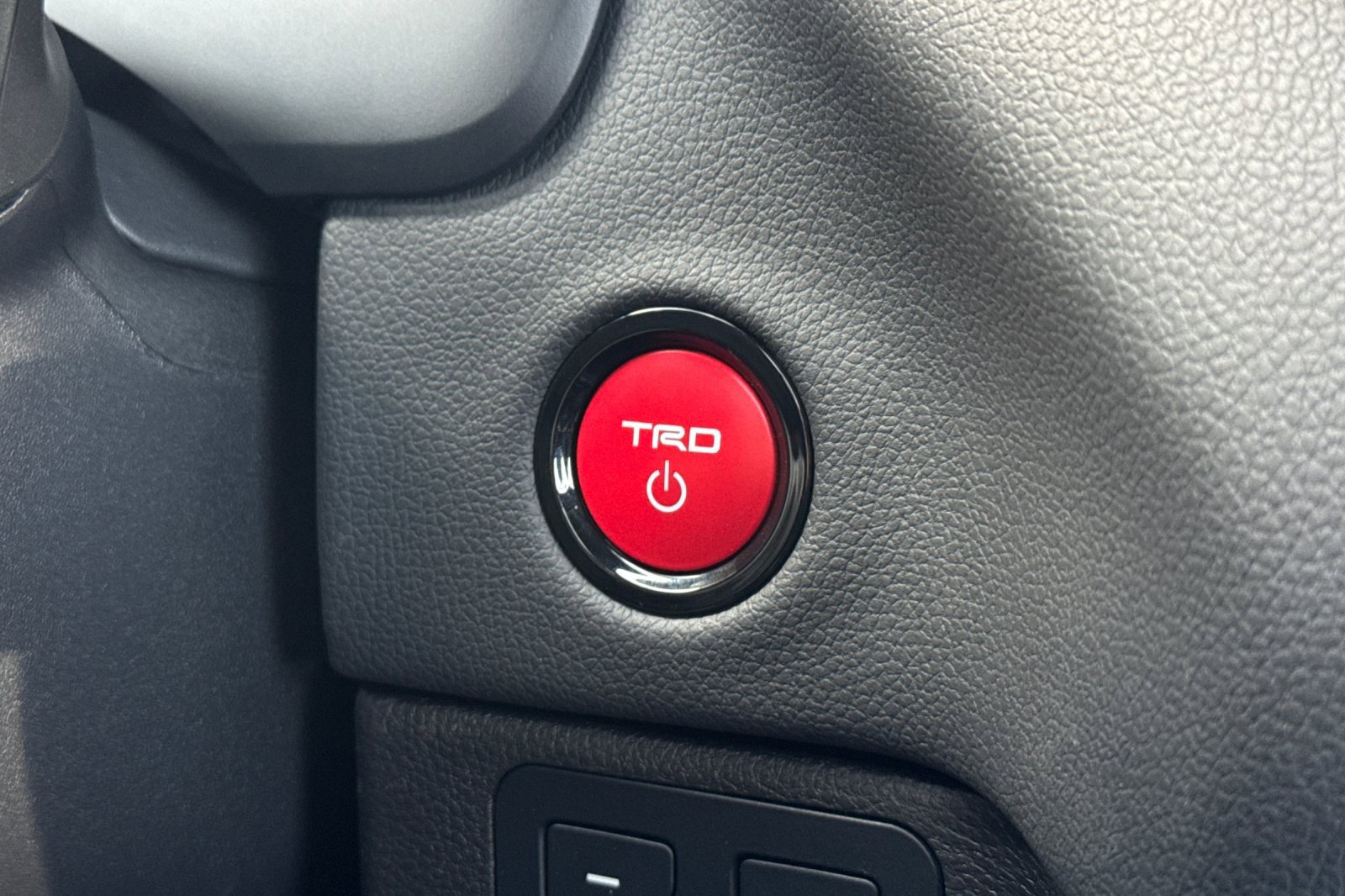 Certified 2025 Toyota Sequoia TRD Pro image 31