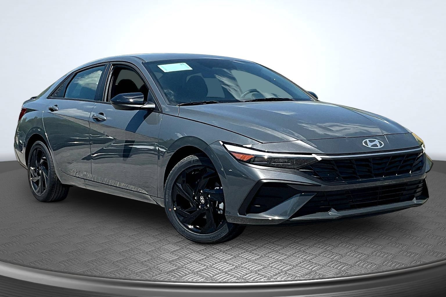 New 2026 Hyundai Elantra SEL Sport FWD image 2