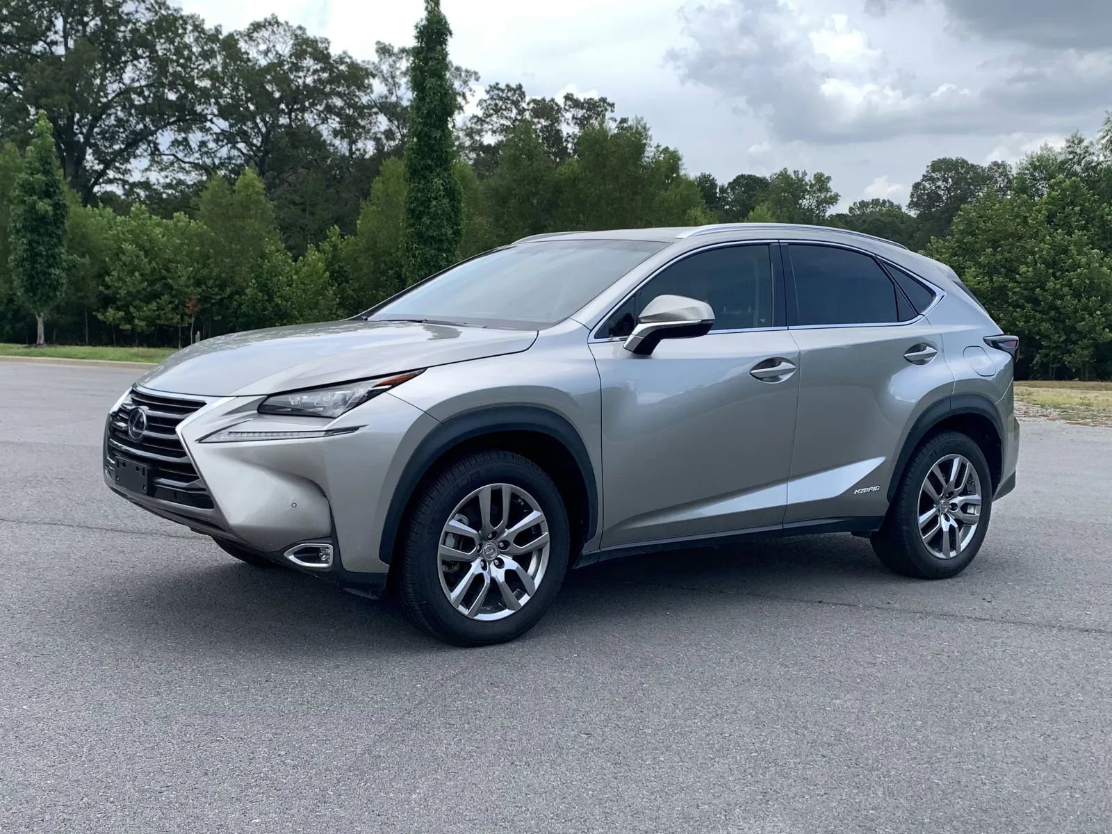 Used 2016 Lexus NX 300h AWD w/ Luxury Package image 3