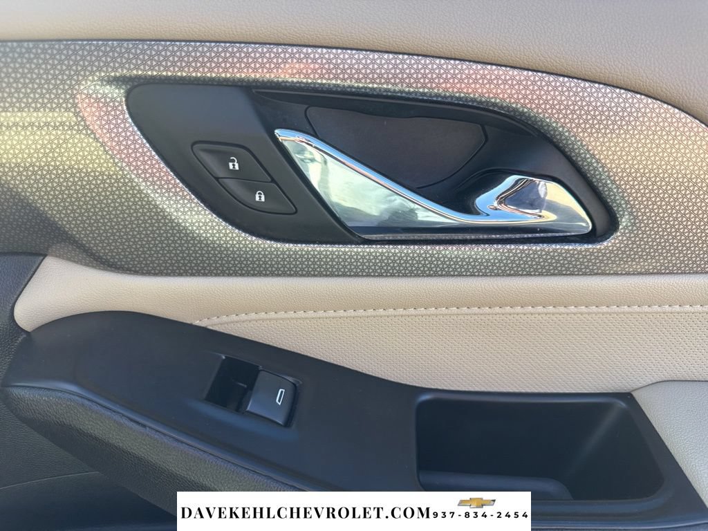 Used 2023 Chevrolet Traverse Premier AWD/4WD image 33
