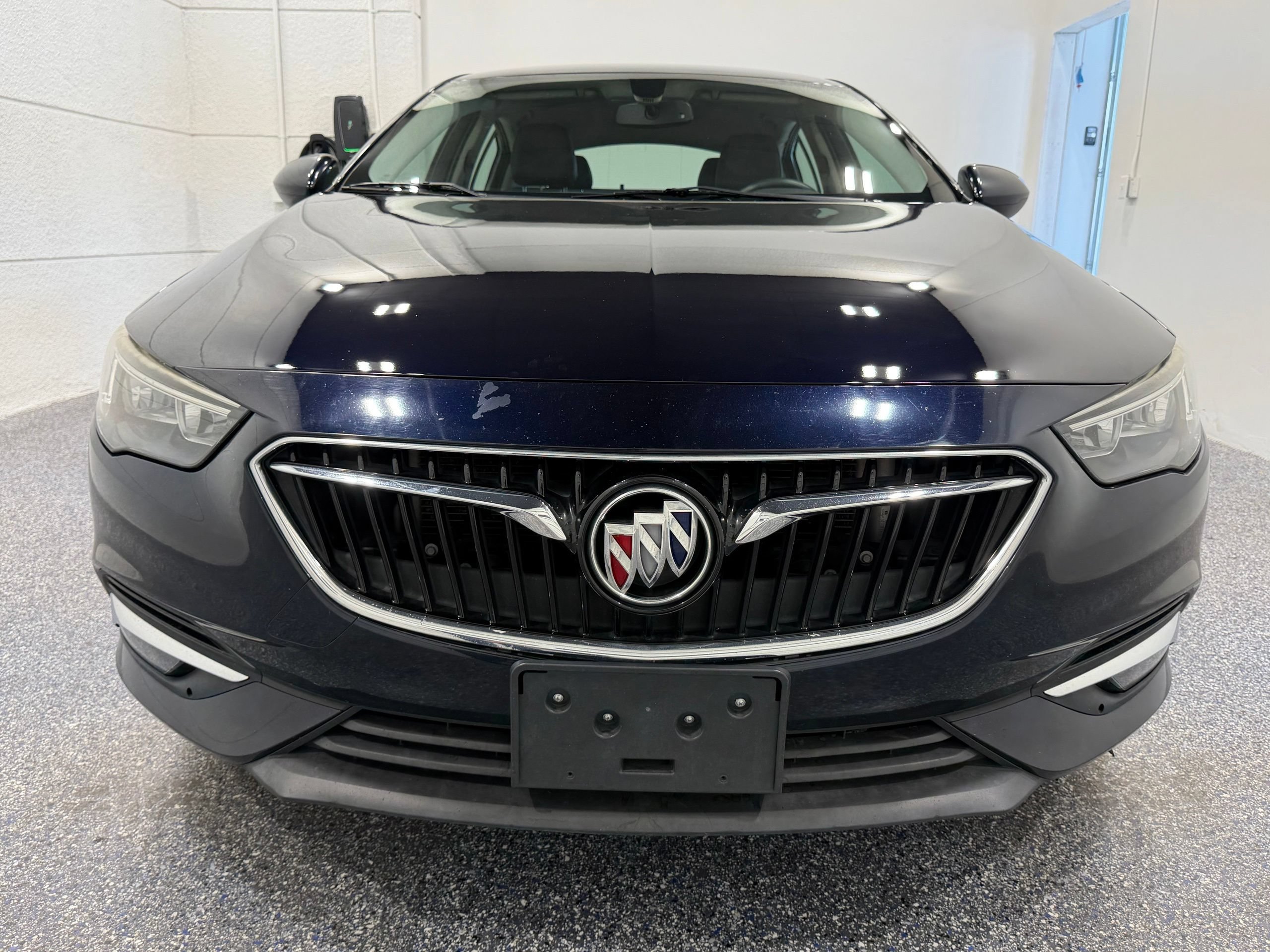 Used 2018 Buick Regal Essence FWD image 10