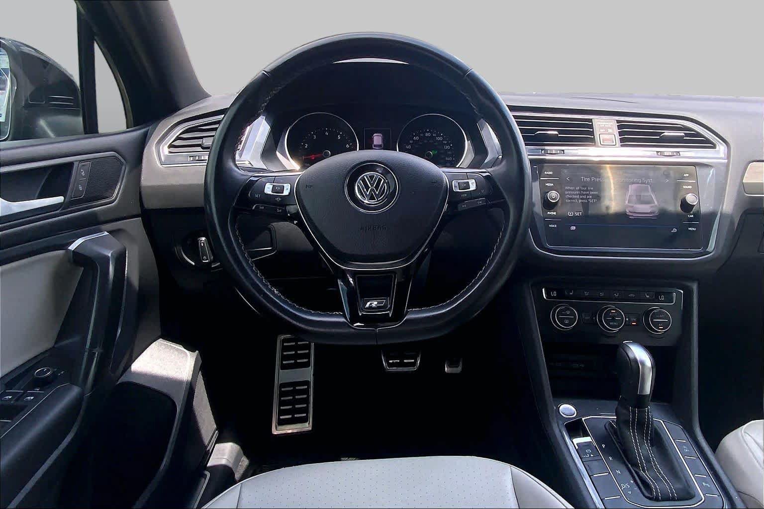 Used 2021 Volkswagen Tiguan SE R-Line FWD image 5