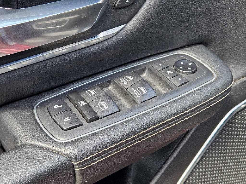 Used 2020 RAM 1500 Laramie AWD/4WD image 17