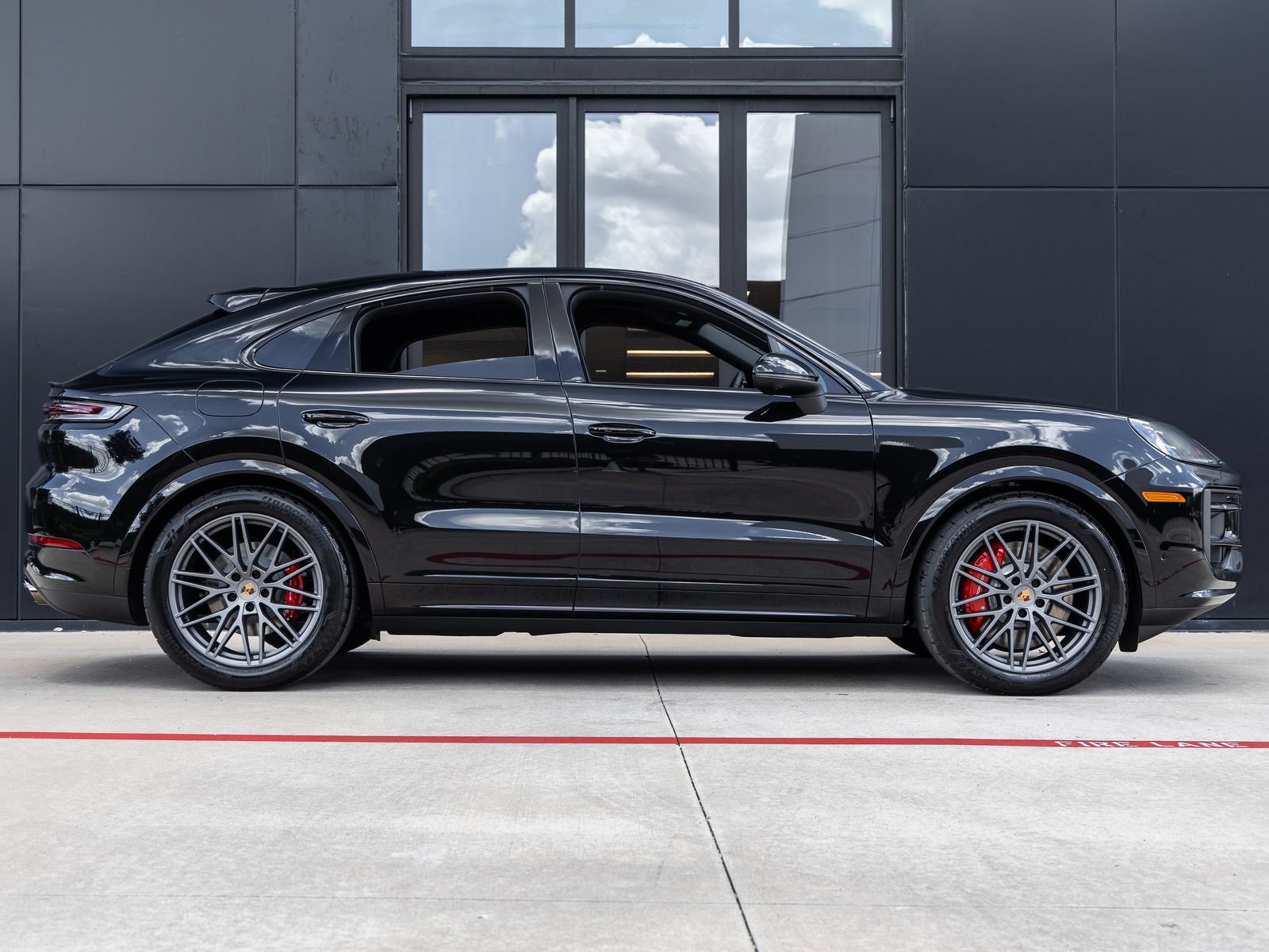 New 2026 Porsche Cayenne S AWD/4WD image 12