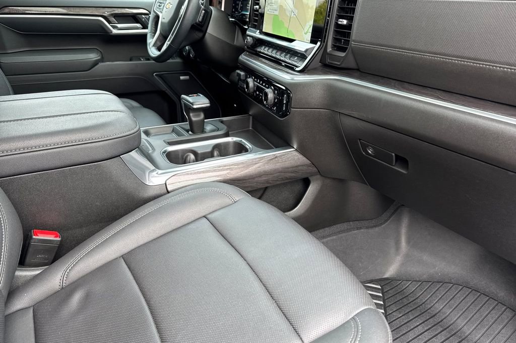 Used 2025 Chevrolet Silverado 1500 LTZ w/ LTZ Premium Package AWD/4WD image 17
