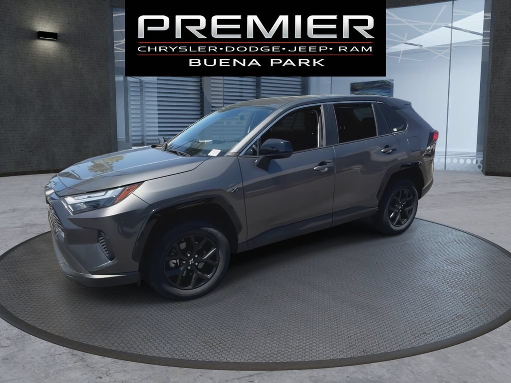 Used 2023 Toyota RAV4 LE FWD image 4