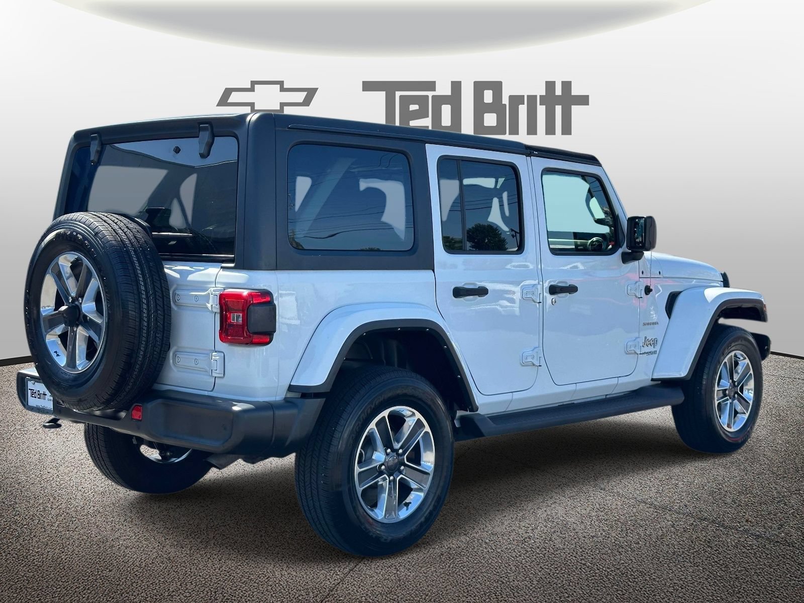 Used 2021 Jeep Wrangler Unlimited Sahara w/ LED Lighting Group AWD/4WD image 4