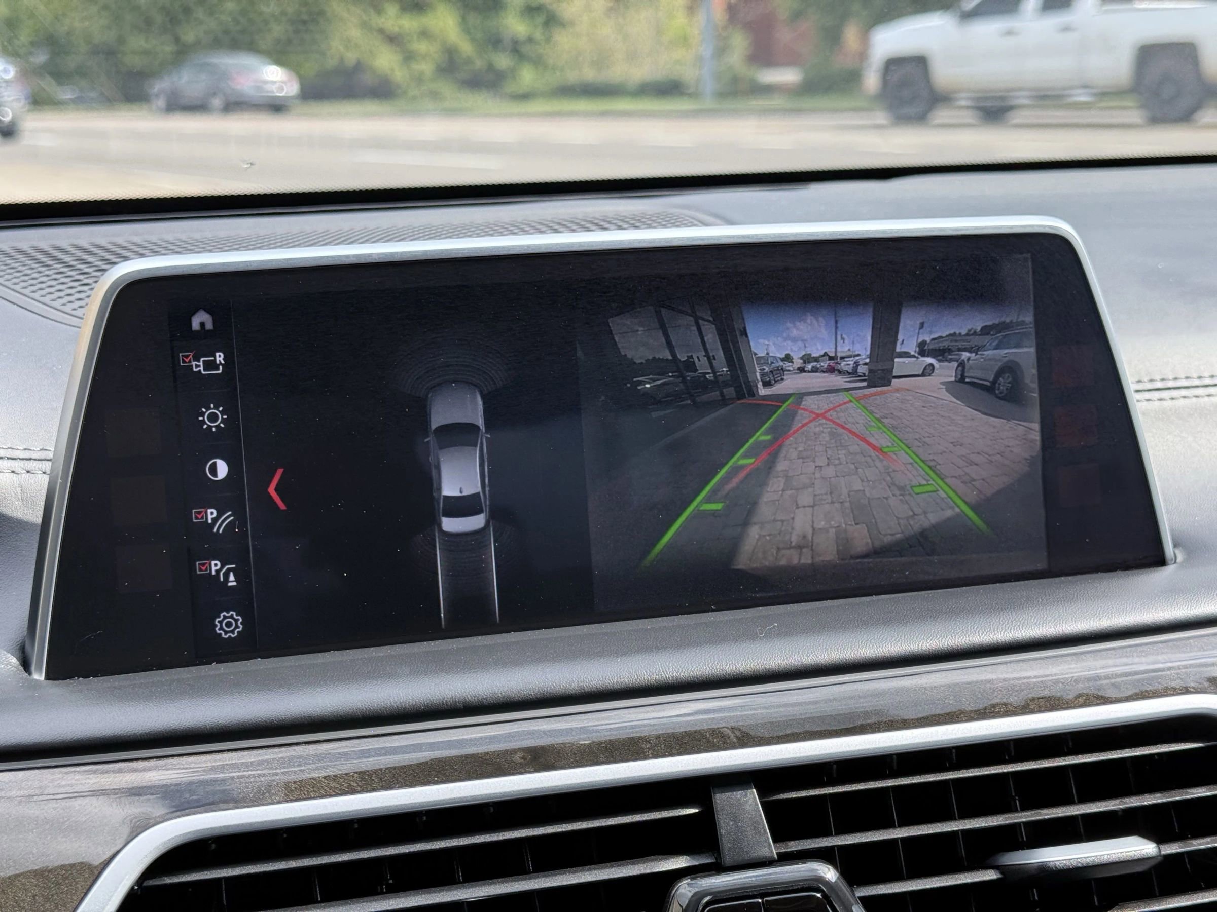 Used 2018 BMW 750i xDrive image 48