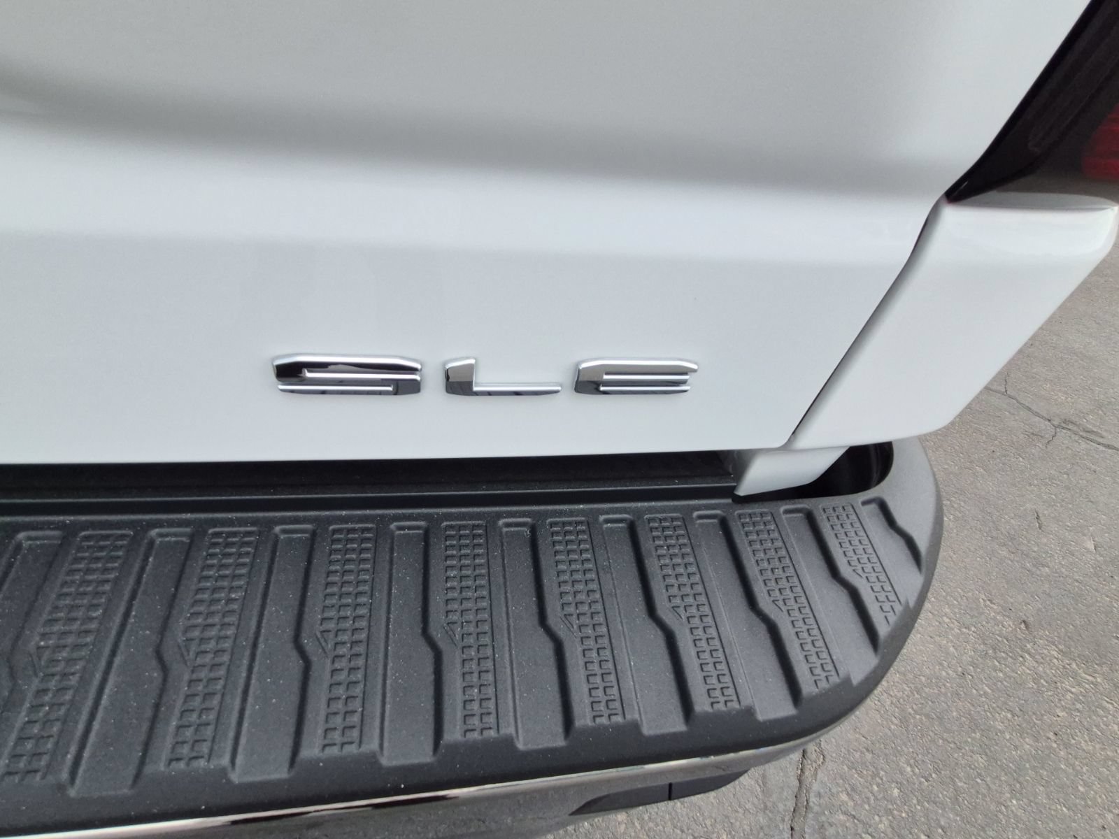 New 2026 GMC Sierra 1500 SLE AWD/4WD image 10