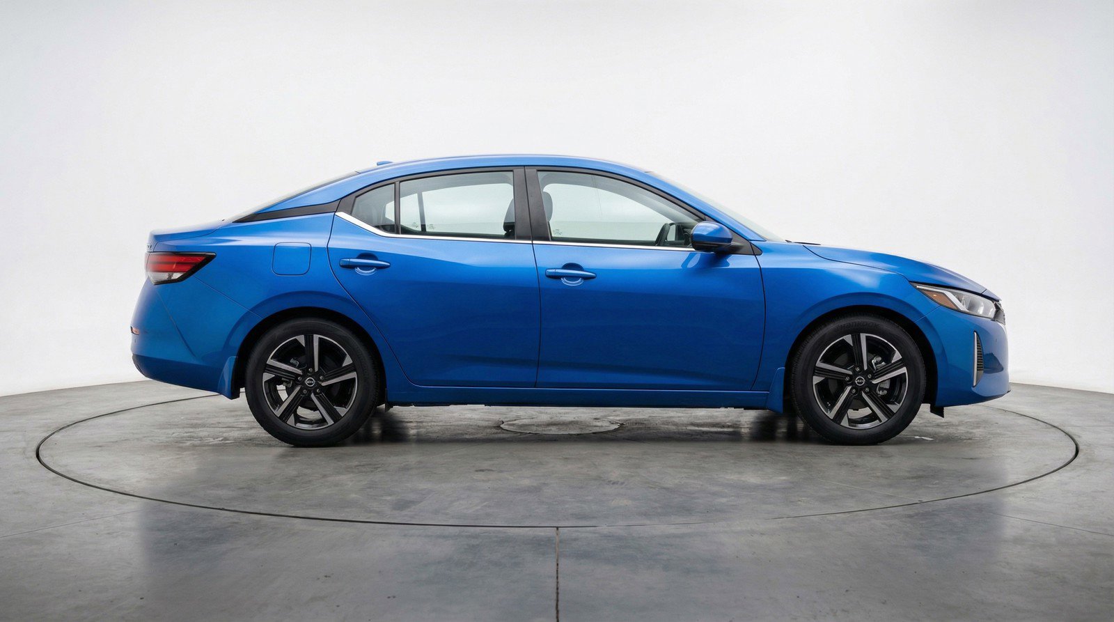 Used 2025 Nissan Sentra SV FWD image 11