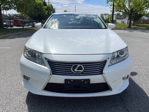 Used 2015 Lexus ES 350 w/ Premium Package FWD image 2