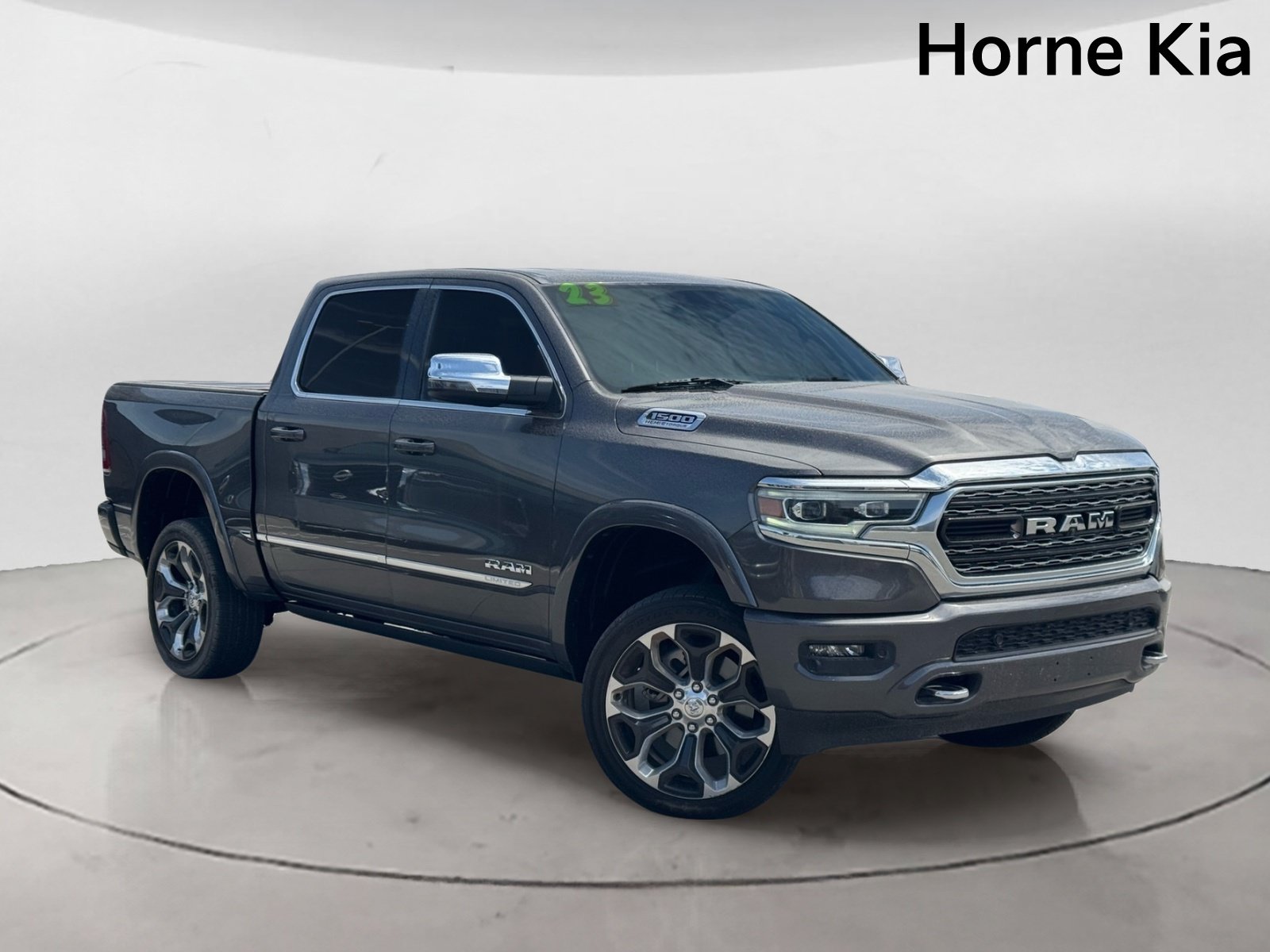 Used 2023 RAM 1500 Limited AWD/4WD image 2
