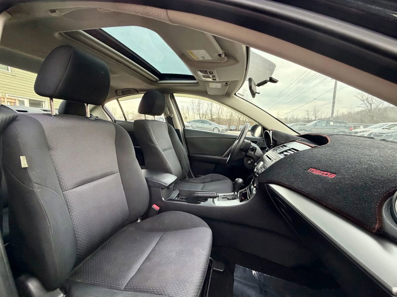 Used 2010 MAZDA MAZDA3 i Touring image 12