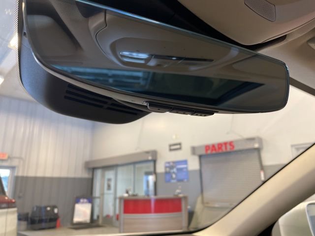 Used 2023 Volvo XC60 B5 Plus image 14