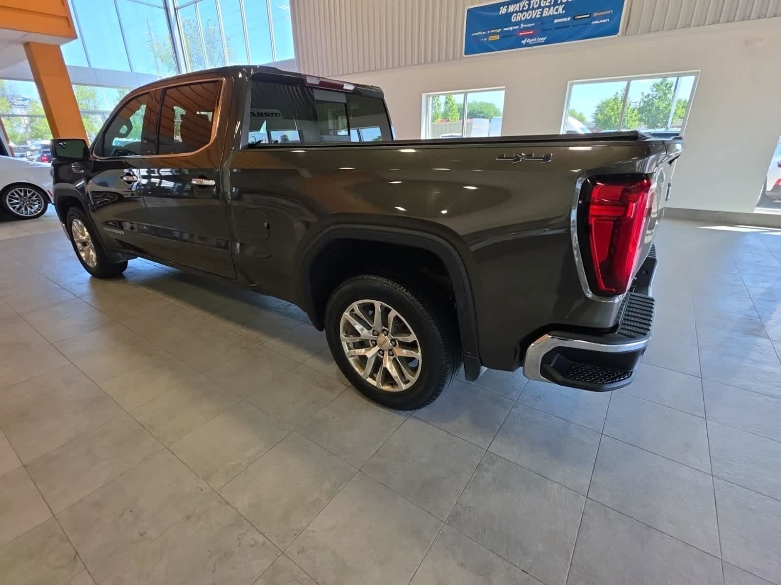 Used 2019 GMC Sierra 1500 SLT w/ SLT Convenience Package AWD/4WD image 13